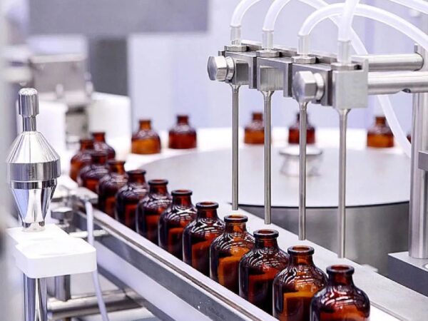 CosmetikLab: Ligne de production automatisée chez CosmetikLab, montrant des technologies avancées dans la fabrication cosmétique au Maroc.